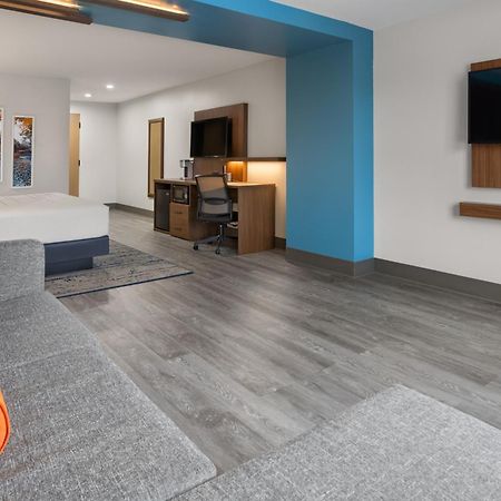 La Quinta Inn & Suites By Wyndham Williston Burlington Bagian luar foto